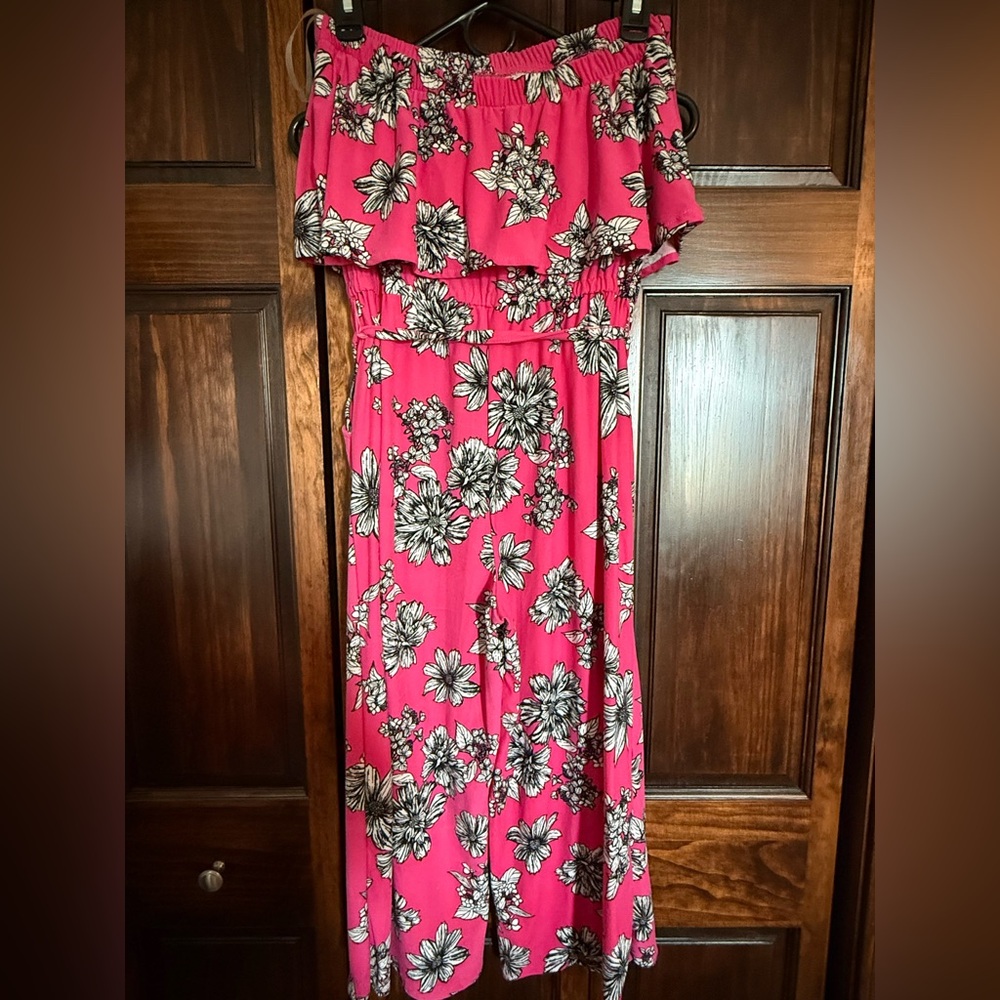 Eye Candy Pink and White Floral Apparel